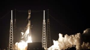 سبيس إكس تطلق أول 60 قمراً اصطناعياً في منظومتها للإنترنت الفضائي