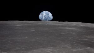 هل تشكَّل القمر من الأرض أم من الجسم الذي اصطدم بها؟