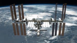 ما مدى أثر انقطاع التيار الكهربائي في محطة الفضاء الدولية على إطلاق بعثات الفضاء؟