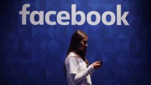 منظمة لتدقيق الحقائق: فيسبوك لا تبذل ما يكفي لمكافحة تزييف المعلومات