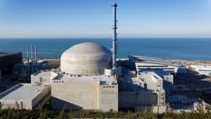 ما الدافع وراء قرار فرنسا بالعودة إلى استخدام الطاقة النووية؟