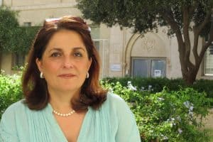 الأستاذة الدكتورة اللبنانية عبلة سباعي تفوز بجائزة لوريال-يونسكو للمرأة في العلوم
