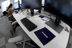 تقرير جديد: فيسبوك تحتاج إلى 30,000 موظف داخلي لمراقبة المحتوى