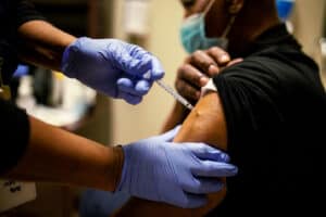 خطط إعطاء اللقاح ضد كوفيد-19 في أميركا