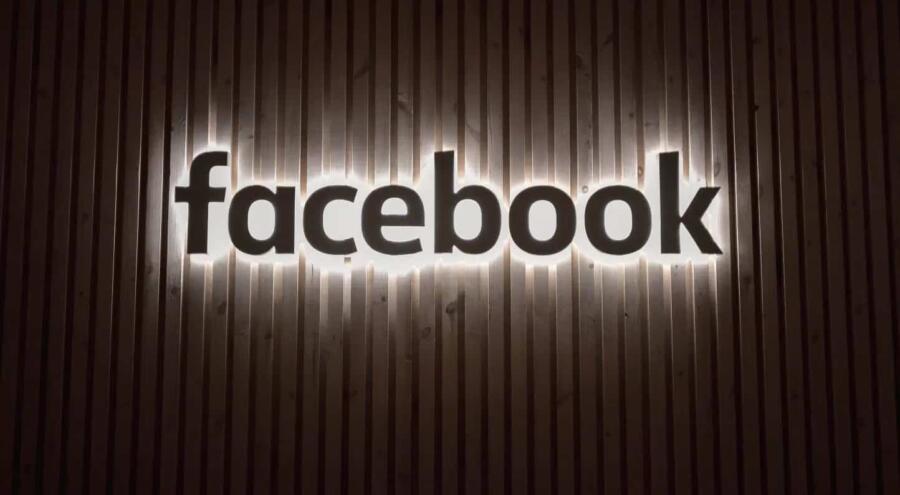 فيسبوك ستوسع نطاق الحظر على مؤيدي نظرية المؤامرة كيو-أنون