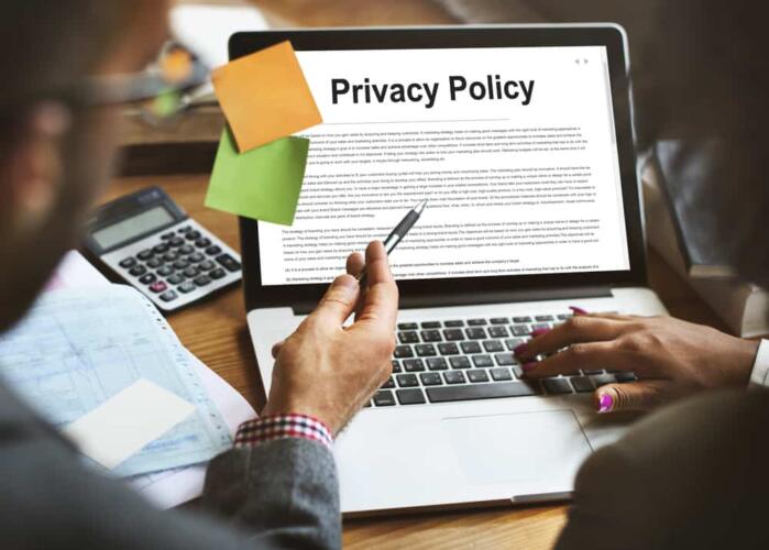 لماذا يصعب قراءة سياسات الخصوصية؟ وكيف يمكن جعلها سهلة الفهم؟