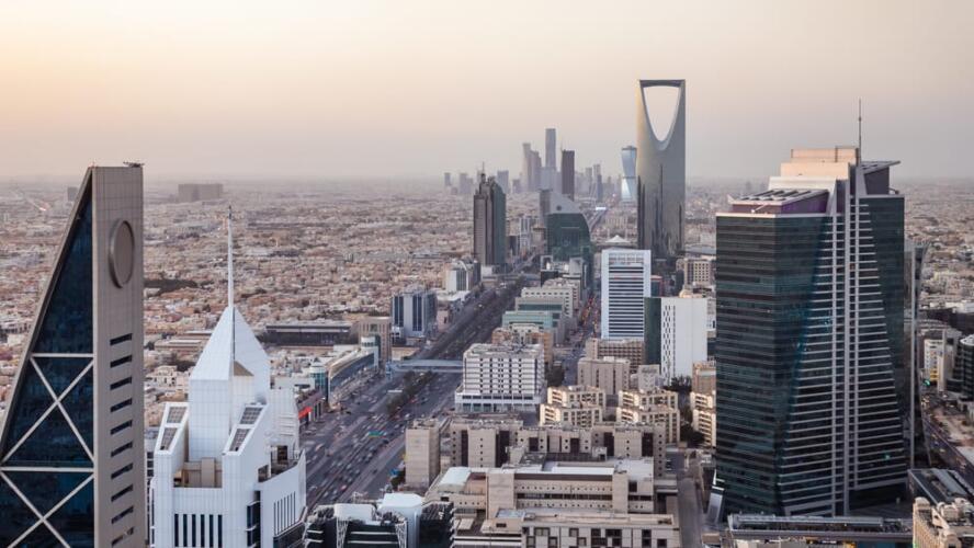ما هي التحديات التي تواجه السعودية في تحويل مدنها إلى مدن ذكية؟