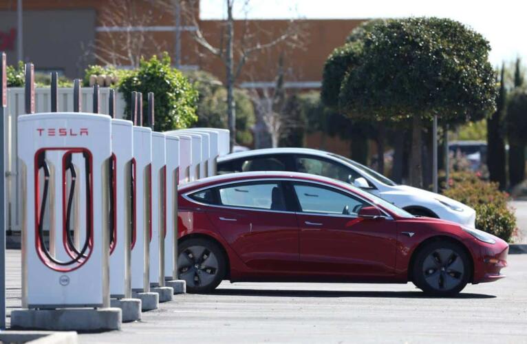 قرارات ولاية كاليفورنيا الجديدة تبشّر بمستقبل واعد للسيارات الكهربائية
