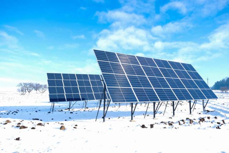 6 طرق لزيادة كفاءة الطاقة الشمسية في الشتاء