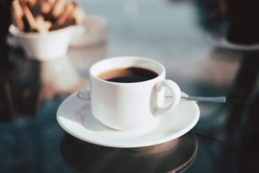 هل سيتمكن العلم أخيراً من صنع كوب جيد من القهوة منزوعة الكافيين؟