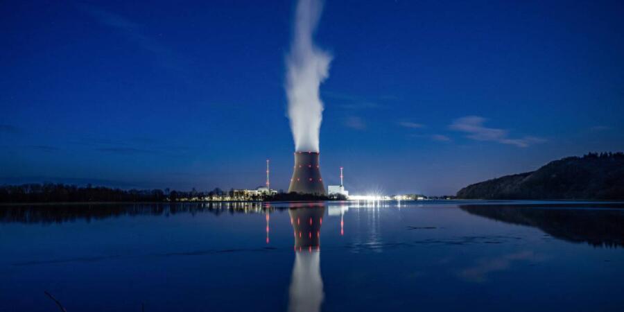 ما تبعات إيقاف جميع محطات الطاقة النووية في ألمانيا على الأهداف المناخية؟