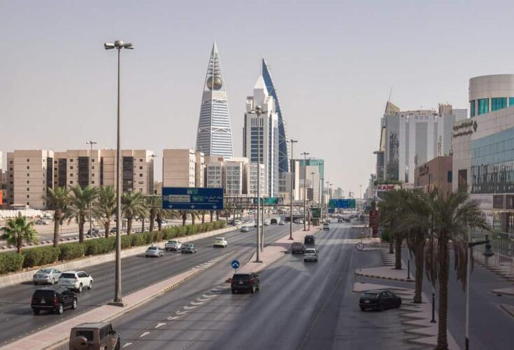 كيف يعمل النظام الإلكتروني الجديد لرصد المخالفات المرورية في السعودية؟