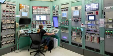 جولة داخل مختبر المفاعلات النووية في معهد ماساتشوستس للتكنولوجيا
