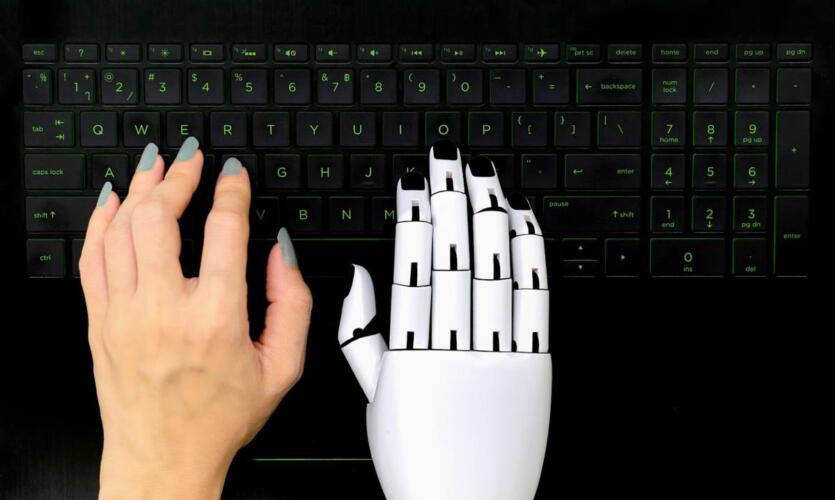 10 أدوات ذكاء اصطناعي لجعل كتاباتك أكثر احترافية