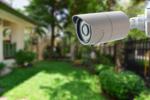 كيف يمكن لمجرمي الإنترنت الوصول إلى كاميرات المراقبة المنزلية؟ وما الذي عليك فعله لمنع ذلك؟