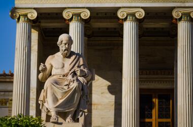 التكنولوجيا تُساعد في معرفة مكان دفن الفيلسوف اليوناني أفلاطون